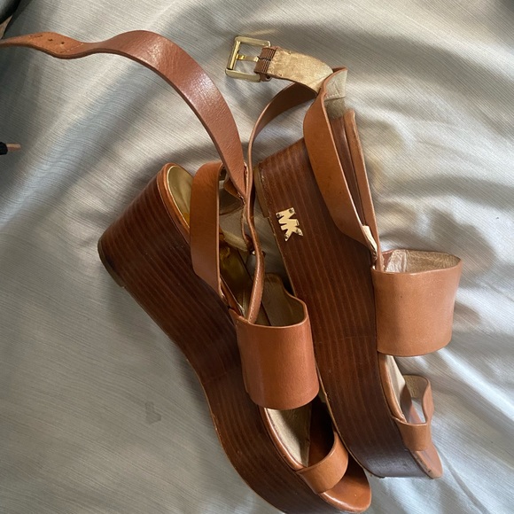 Michael Korean Platform Sandal - Picture 7 of 8